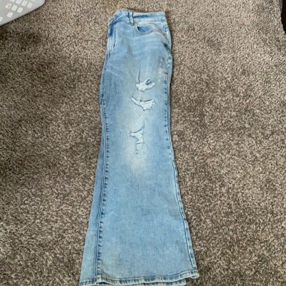 NWT Maurices DenimFlex™ High Rise Light Destructed Flare Leg Jean Womens Size 18